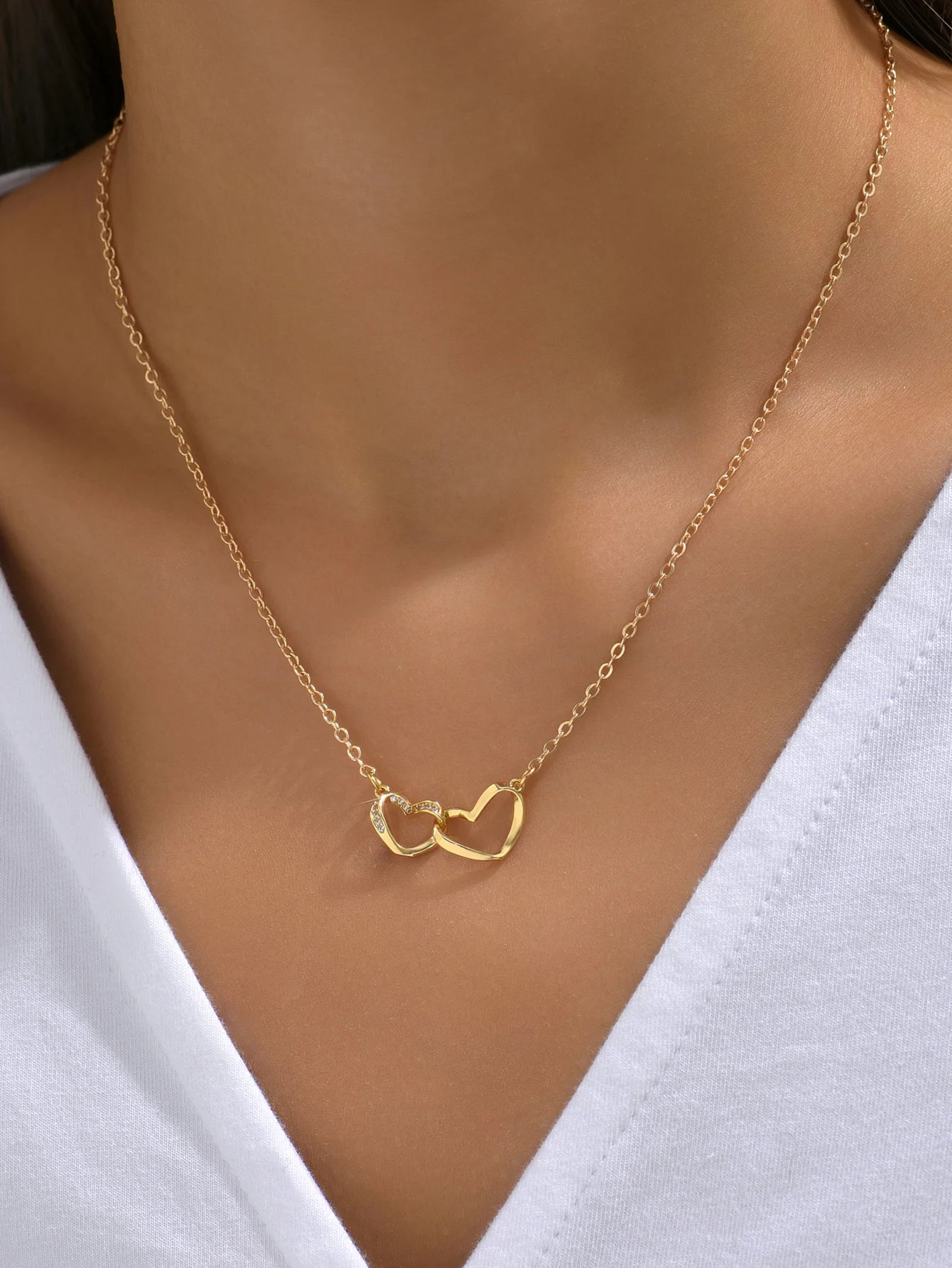CN Zhejiang Tiny Hollow Heart Chain Necklace For Women