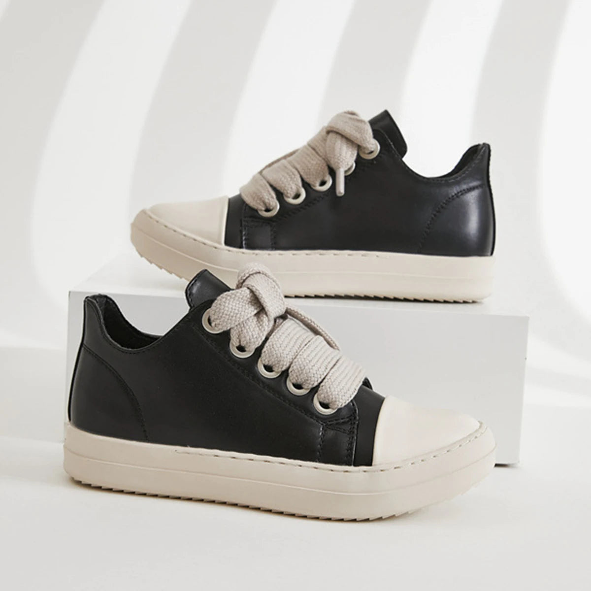 Men's Lace Up Casual Shoes Flat Bottom Minimalist College Style